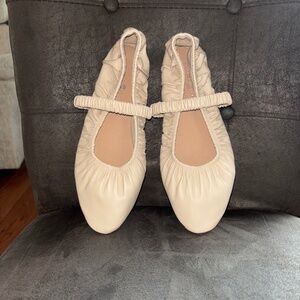 Chinese Laundry Cream Flats